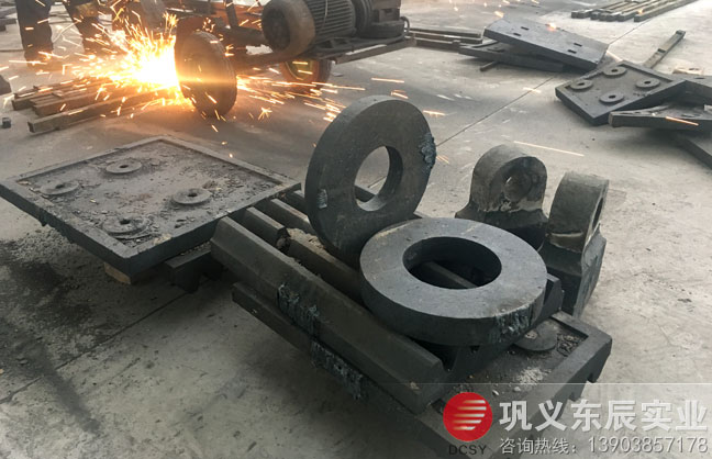 衬板厂家 球磨机衬板生产厂家 合金衬板厂家东辰实业